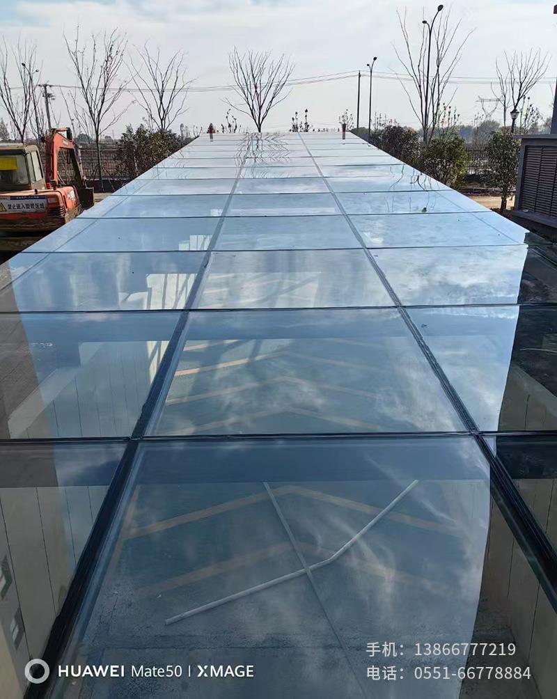 地下室入庫雨棚